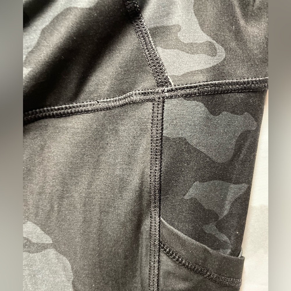 NWT PrANa black camo high rise legging - Picture 7 of 15